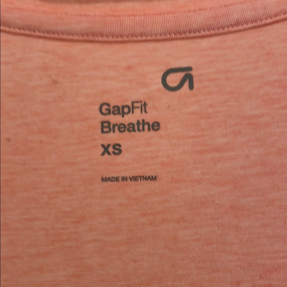 GapFit Coral TShirt - Picture 2 of 4